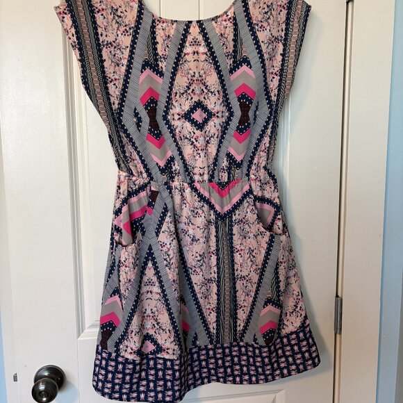 Xhilaration Blue & Pink Geo Dress Elastic Waist Cap Sleeve Knee Length S/P - Picture 2 of 5